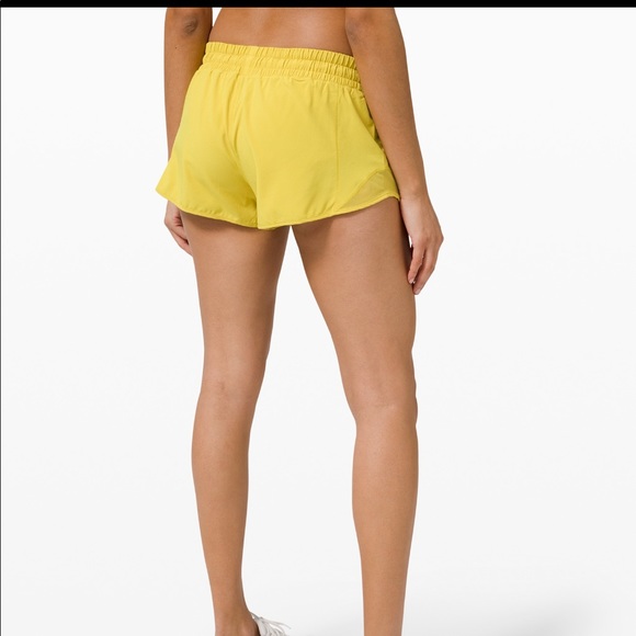 Size 8 Lululemon hotty hot LR short 2.5” - Picture 3 of 6